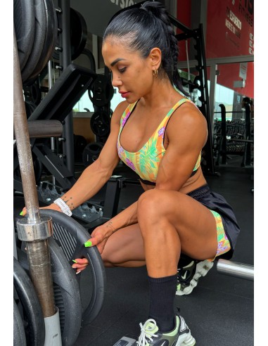 Short Negro Running Sunny